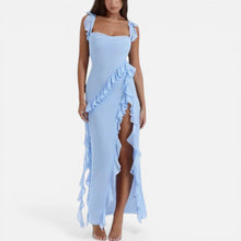 Maxikleid mit Rüschen und Beinschlitz in Blau