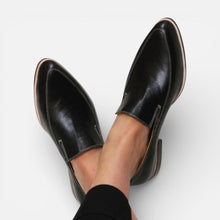 Orthopädische Damen Loafer mit spitzer Form und schlichtem Design in Schwarz
