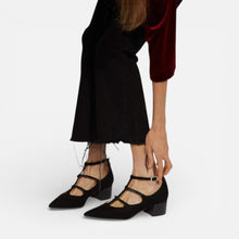 Damen Ballerinas mit spitzer Form und Riemchendesign in Schwarz