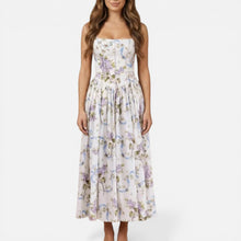 Floral Midikleid für Hochzeitsgäste mit Trägern in Lila