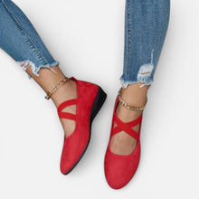 Orthopädische Damen Ballerinas mit Kreuzriemen und Keilsohle in Rot