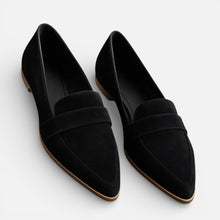 Orthopädische Damen Loafer mit Leopardenmuster und spitzer Form in Schwarz