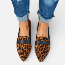 Orthopädische Damen Loafer mit Leopardenmuster und spitzer Form in Braun