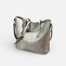 Damen Schultertasche mit Reißverschluss und großem Hauptfach in Grau