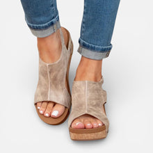 Orthopädische Damen Sandalen mit Keilabsatz und offenem Zehenbereich in Beige
