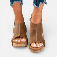 Orthopädische Damen Sandalen mit Keilabsatz und offenem Zehenbereich in Braun