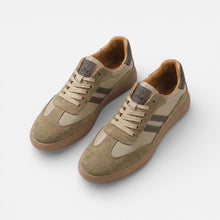 Herren Sneaker mit klassischem Schnürdesign und Retro Stil in Braun