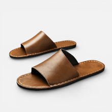 Herren Leather Pantoletten mit breitem Riemen und offener Form in Braun