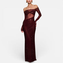 Langes Abendkleid mit Off Shoulder Schnitt und transparentem Oberteil in Rot
