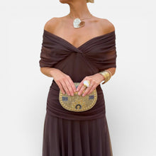 Schulterfreies Midikleid mit Drapierung in Braun