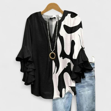 Ina | Florale Damenbluse mit V-Ausschnitt in Schwarz