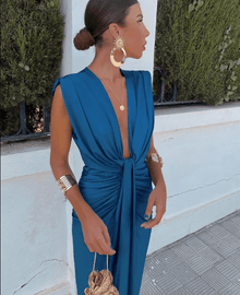 Isabelle - Partykleid mit tiefem Ausschnitt in Blau
