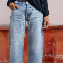 Leni | kurze gerade Jeans für Frauen Jeans in Hellblau