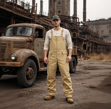 Robuste Herren-Latzhose im Workwear-Stil mit funktionalen Taschen in Khaki