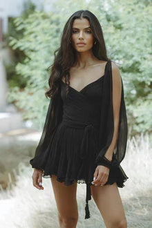 Layla | Verspieltes Mini-Kleid mit Ballonärmeln in Schwarz