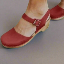 Linda | Stilvolle Damen Sandalen mit Plateau und Absatz in Rot