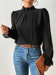 Nathalie - Elegante Bluse mit plissierten Ärmeln in Schwarz