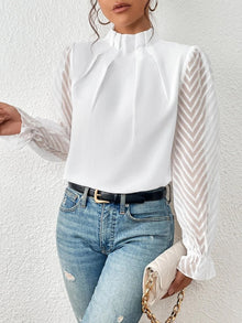 Nathalie - Elegante Bluse mit plissierten Ärmeln in Weiß