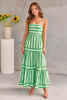 Marisol | Gestreiftes Maxikleid mit Trägern und Taschen in Grün