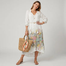 Maxikleid im Boho Stil mit V-Ausschnitt Halbarm und lockerer Passform in Weiß