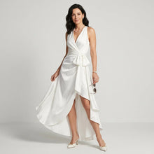 Maxi Wickelkleid mit Vokuhila Schnitt und Bindegürtel aus Satin in Weiß