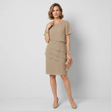 Midikleid im Stufenkleid-Design mit kurzen Ärmeln aus Chiffon in Beige