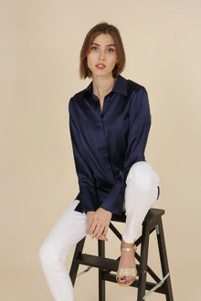 Satin-Hemd in Marineblau
