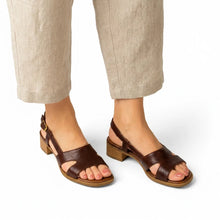Klassische Sandalen für Damen mit Blockabsatz in Braun