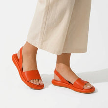 Sandalen für Damen mit bequemem Fußbett in Orange