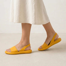 Sandalen für Damen mit bequemem Fußbett in Gelb