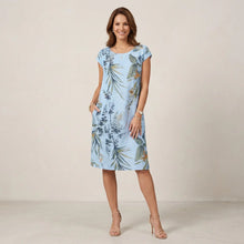 Knielanges Sommerkleid in A-Linie mit Taschen und ärmellosem Schnitt in Hellblau