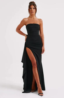 Stacy | Schulterfreies Maxikleid in Schwarz