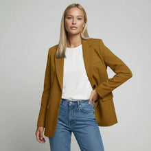 Langer Blazer für Damen mit zwei Knöpfen und Klappentaschen in einfarbigem Design in Camelbraun