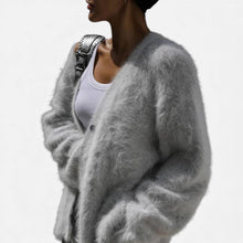 Damen Kaschmir Strickjacke mit flauschiger Oberfläche in Hellgrau