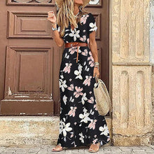Karin - Elegantes Kleid im Ibiza-Stil - Inklusive Gürtel in Schwarze Blumen