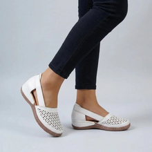 Wilhelmina | Damen Schlichte Leichte Sandalen in Weiß