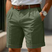 Jibbe | PLISSIERTE SOMMER-KURZHOSE FÜR HERREN in Grün