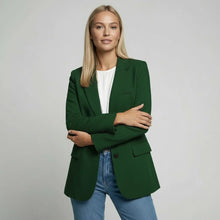 Langer Blazer für Damen mit zwei Knöpfen und Klappentaschen in einfarbigem Design in Grün