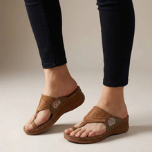 Zafira | Damen Elegante Sandalen Keil Stickerei Blumen in Rotbraun